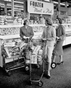 Grocery Gathering Women