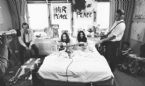 John Lennon and Yoko Ono in bed 610769