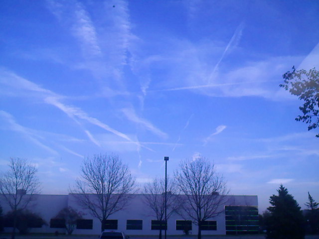 //www.curezone.org/upload/_C_Forums/Chemtrails/1105081624.jpg