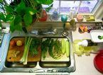 Preparing green juice feast - Pepe Paban