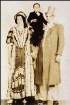 Gottlieb and Alfreda Fischer ... (Click to enlarge)