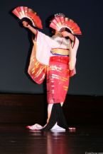 Traditional Japanese Dance, Kimono ... (Click to enlarge)