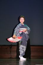 Traditional Japanese Dance, Kimono ... (Click to enlarge)