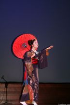 Traditional Japanese Umbrella Dance Performance ... (Click to enlarge)