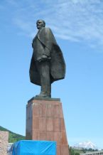 Stature of Vladimir Lenin, Petropavlovsk-Kamchats ... (Click to enlarge)